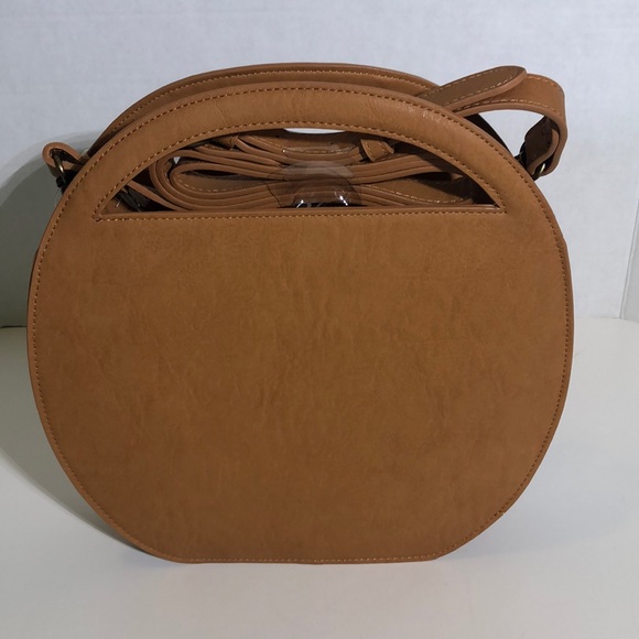 Women’s Woven Circle Crossbody Bag - Picture 4 of 6